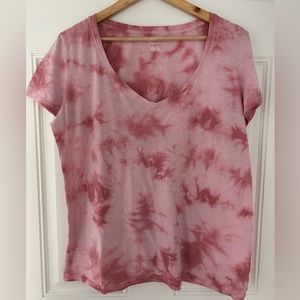 PINK - pink tie dye vneck tshirt - size Large